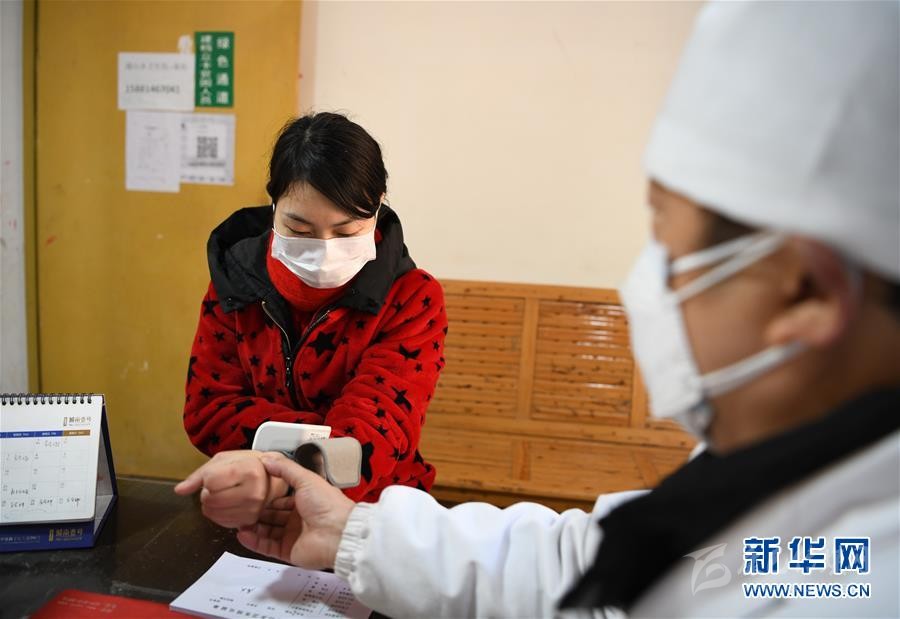 （抓好經(jīng)濟(jì)發(fā)展 應(yīng)對(duì)復(fù)雜局面·圖文互動(dòng)）（1）2500萬(wàn)農(nóng)民工如何安全返崗？——農(nóng)民工大省四川復(fù)工觀察