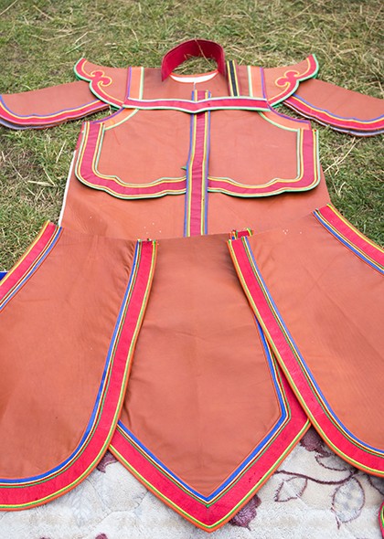 牧區(qū)皮革加工.jpg 牧區(qū)皮革加工.jpg