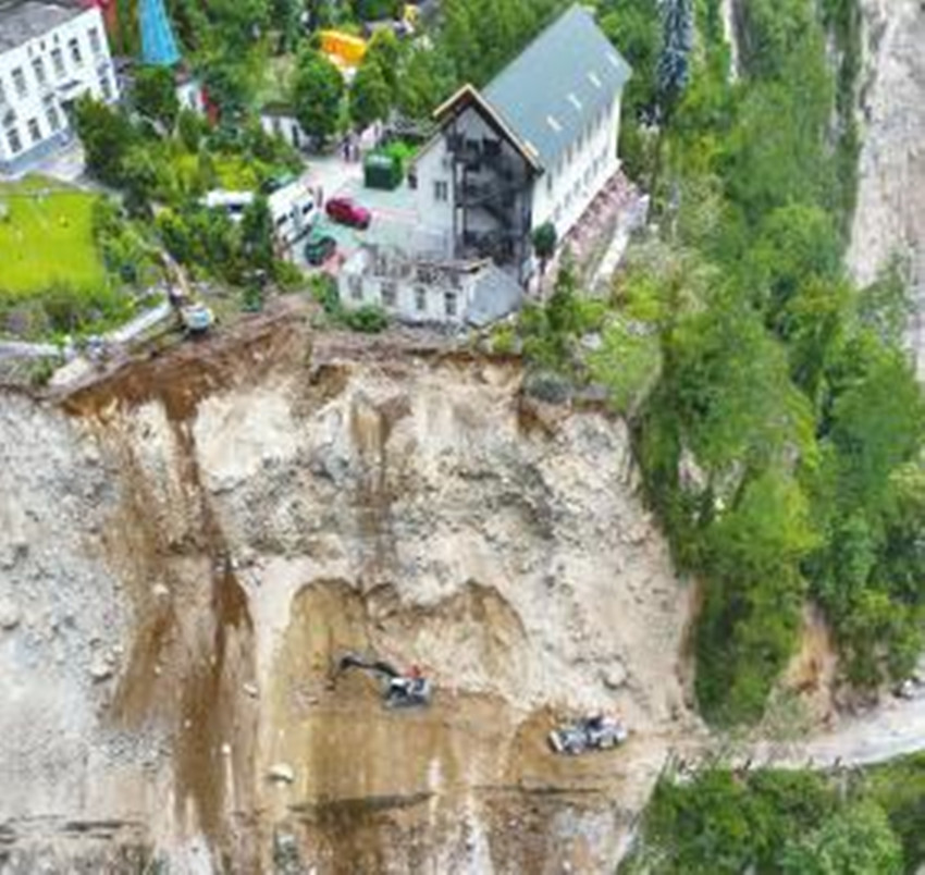 奮戰(zhàn)27小時.jpg 奮戰(zhàn)27小時.jpg