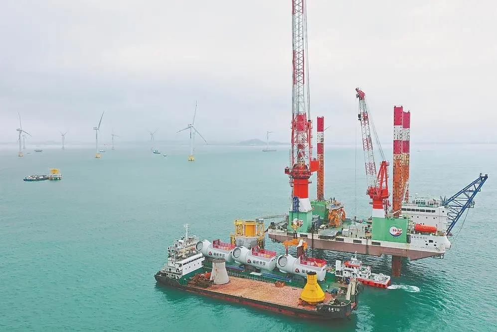 福能集團曾是“一煤獨大”的老國企，近年來積極轉型，布局新能源、新材料、醫(yī)療健康等領域。圖為福能集團三川海上風電項目。（資料圖片）